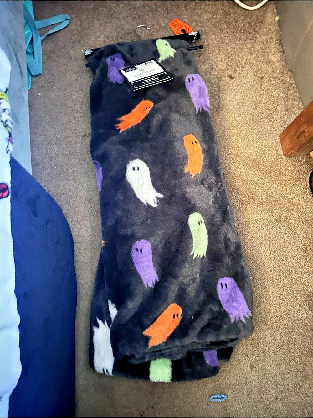 Fuzzy Member's Mark Halloween Lounge Throw Ghost Print Blanket